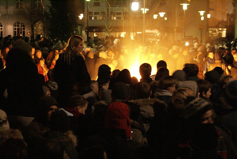 icelandicrevolution_protesters