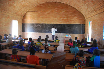 dogon-onderwijs-earth-bricks-school-mali-4