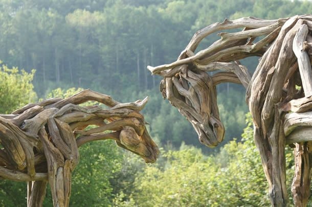 tree-horses